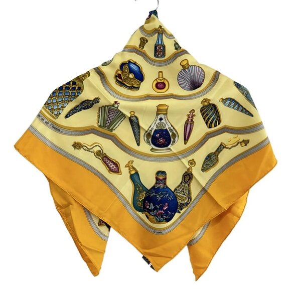 Auth HERMES Carre 90 - Gold Yellow Multi Silk Scarf - Picture 2 of 4